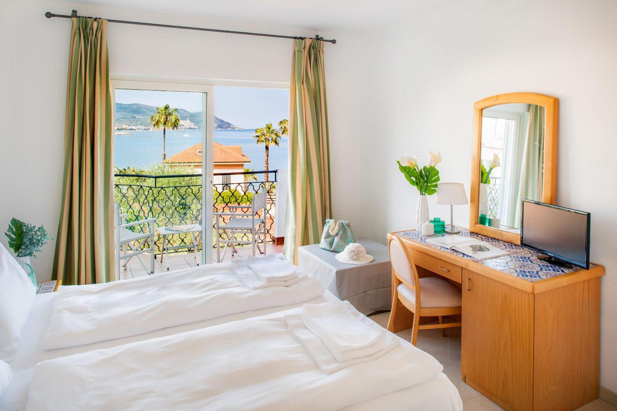 Moresco Hotel 3*