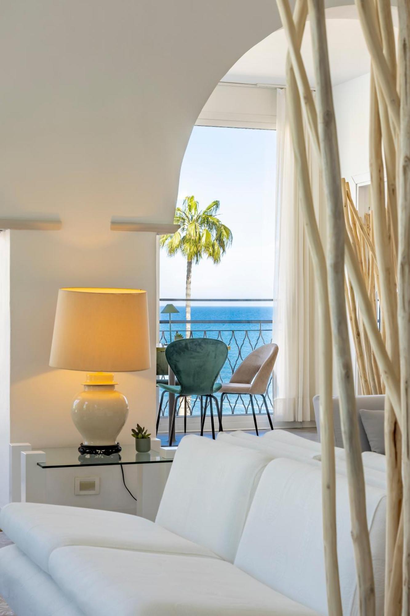 Moresco Hotel