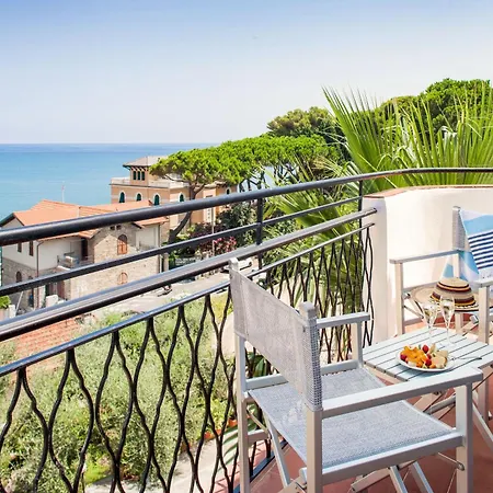 Hotel Moresco Diano Marina Extérieur photo